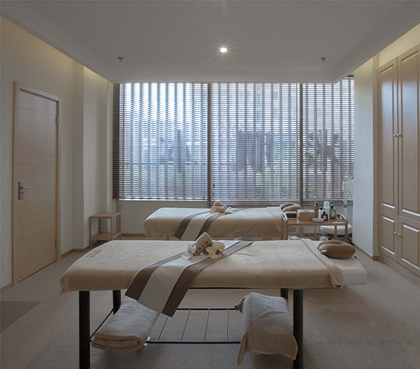 休閑風(fēng)格美容院裝修用什么顏色的墻紙好？