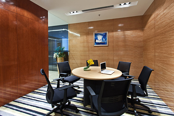 商貿公司辦公室裝修洽談區(qū)設計實景案例